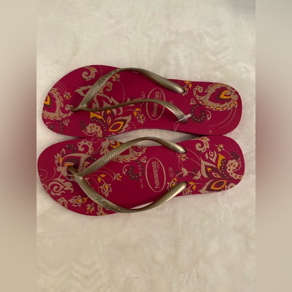 Havaianas Women’s Flip Flops (NWOT) - Picture 3 of 4